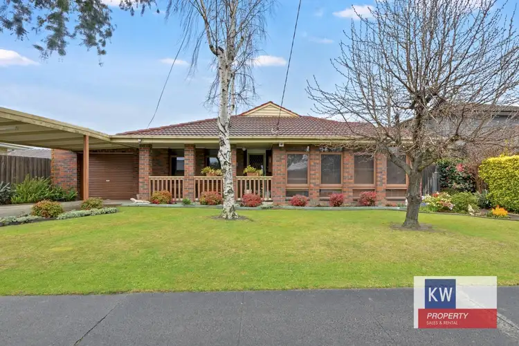 17 Chestnut Avenue, Morwell VIC 3840