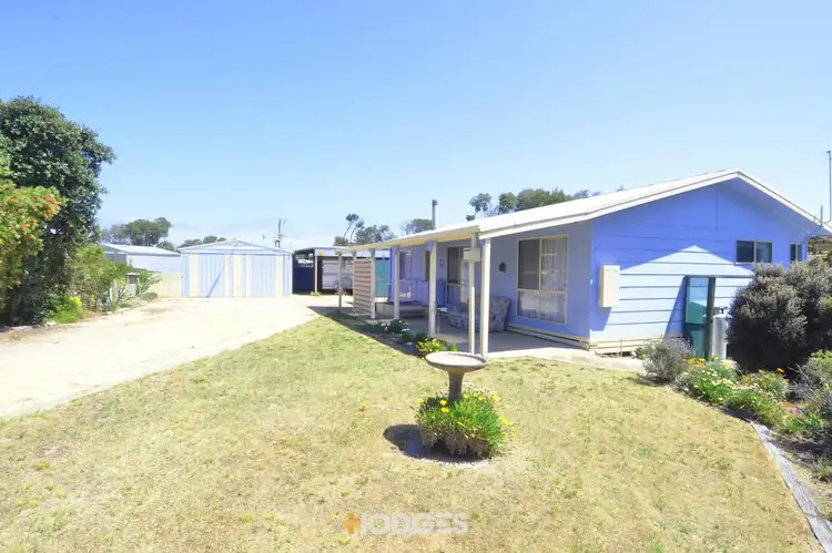 33 Pacific Court, Golden Beach VIC 3851