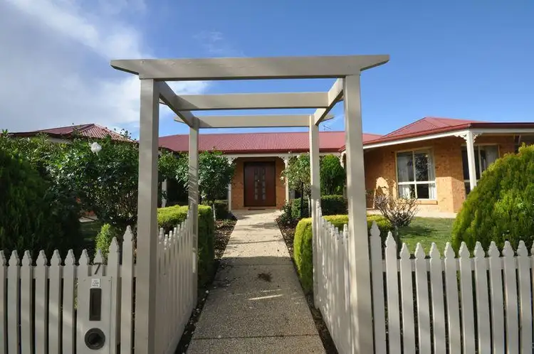 7 Arthurs Drive, Warragul VIC 3820