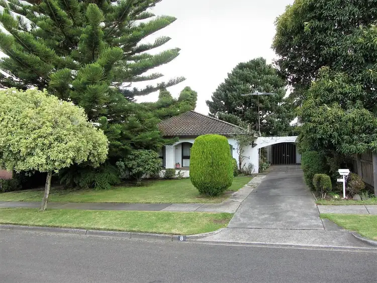 8 McClure Street, Drouin VIC 3818