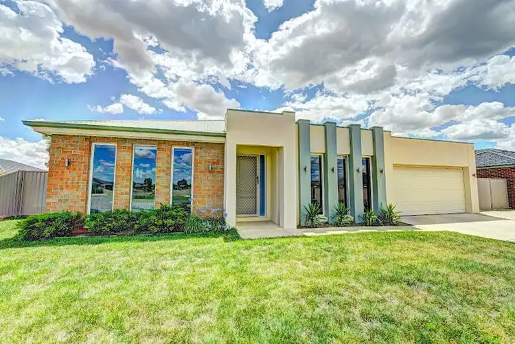 1 Oxley Bend, Alfredton VIC 3350