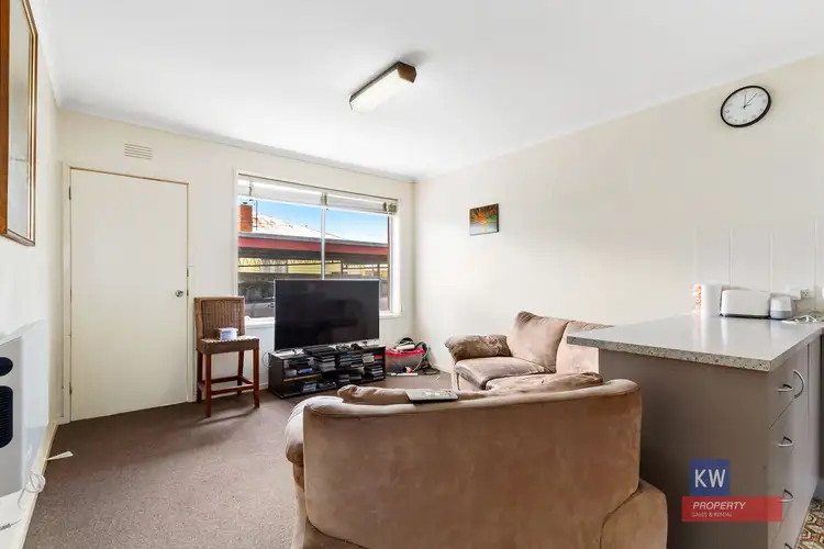 Fifth view of Homely unit listing, Unit 2/33 Hopetoun Ave, Morwell VIC 3840