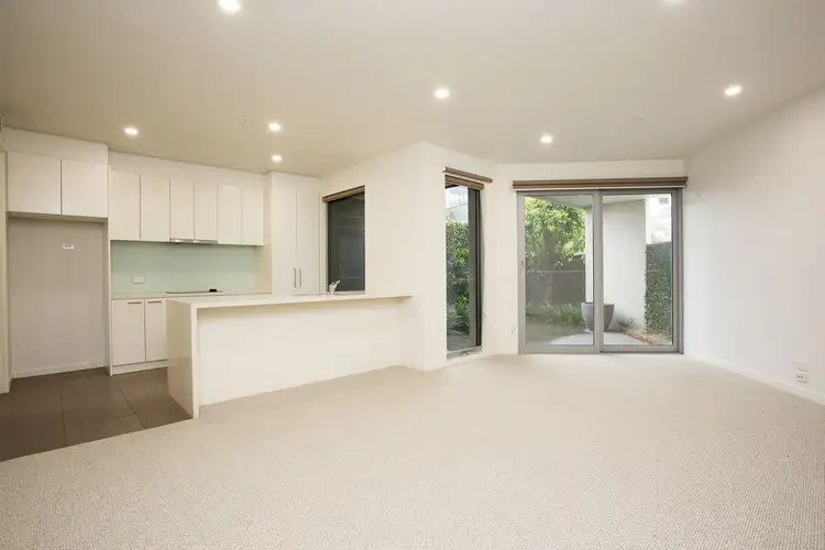 1/16 Small Street, Hampton VIC 3188