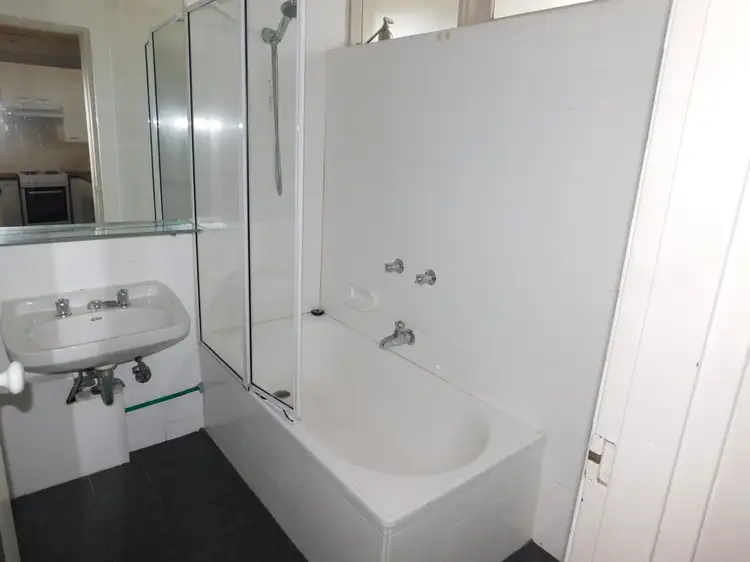 Fifth view of Homely apartment listing, 205/81 Queens Road, Melbourne VIC 3004