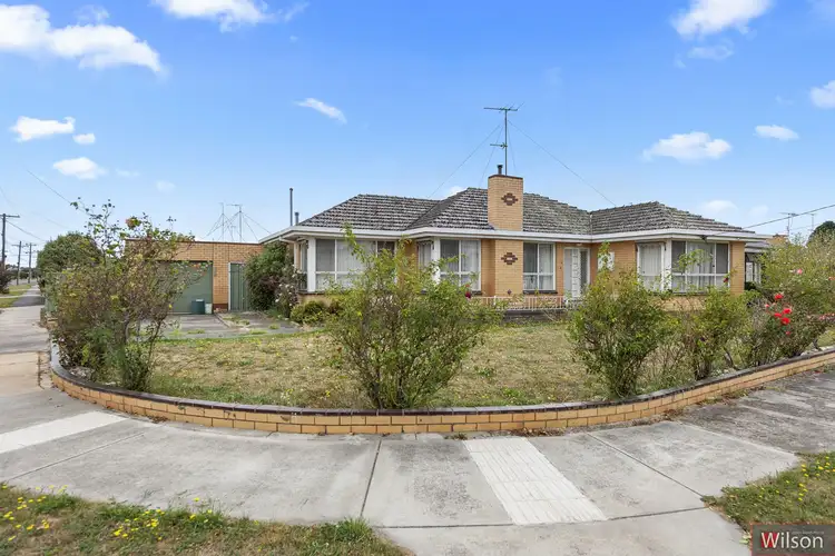 14 Cambridge Street, Wendouree VIC 3355