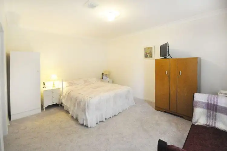 Sixth view of Homely house listing, 4 Grevillea Court, Warragul VIC 3820