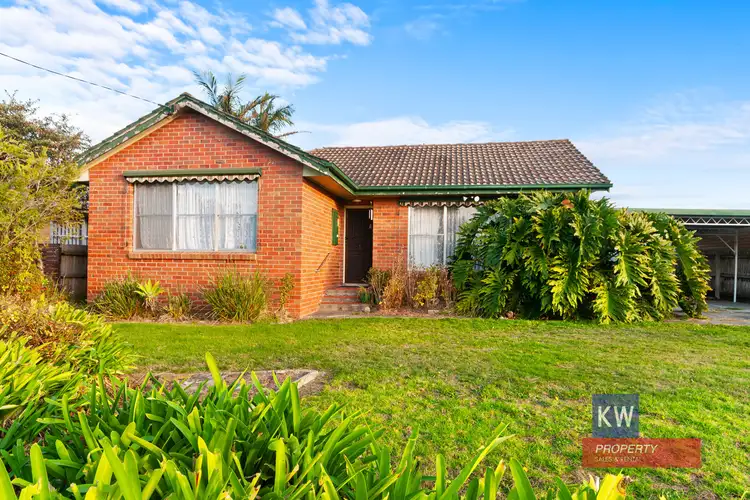 11 White Pde, Churchill VIC 3842