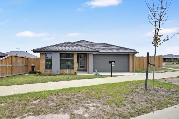 *UNDER CONTRACT*1 Brampton Avenue, Morwell VIC 3840