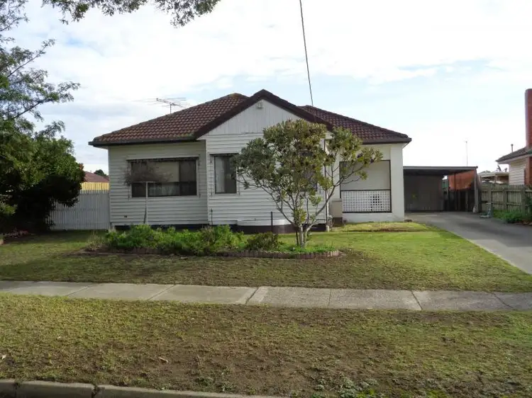 **UNDER CONTRACT**46 Tarwin Street, Morwell VIC 3840