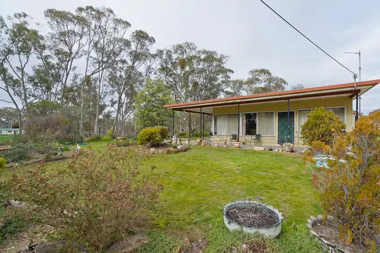 17 Fenton Avenue, Campbells Creek VIC 3451