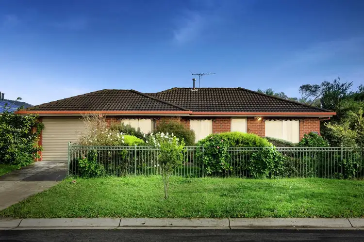 15 Bellarine Drive, Cranbourne VIC 3977