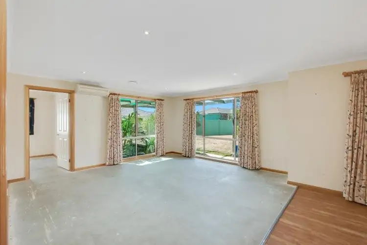 Sixth view of Homely house listing, 2 Jenna Court, Invermay VIC 3352