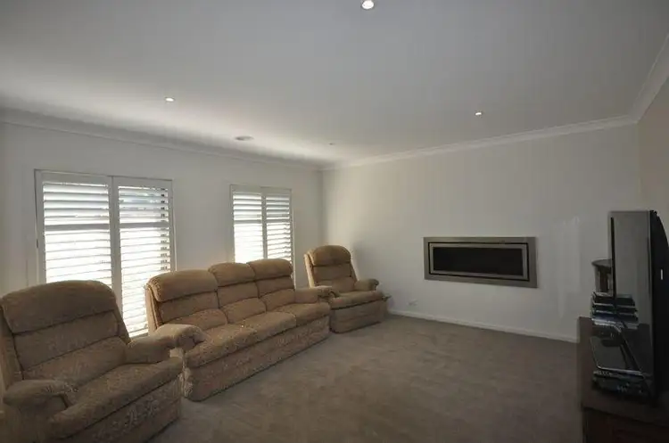 Second view of Homely house listing, 19 B Lyndhurst Square, Drouin VIC 3818