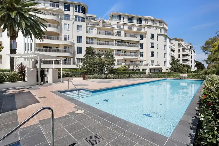 42/3 Seisman Place, Port Melbourne VIC 3207
