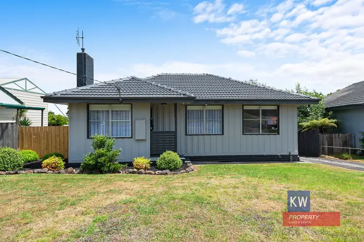 15 Lyndon Crescent, Traralgon VIC 3844