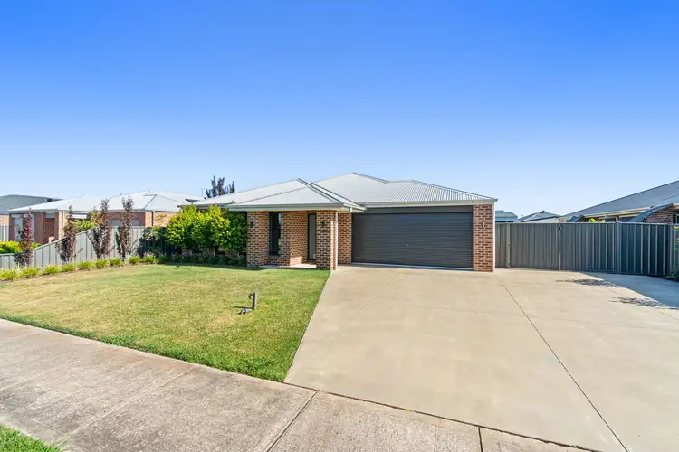 18 Hillcrest Drive, Maffra VIC 3860