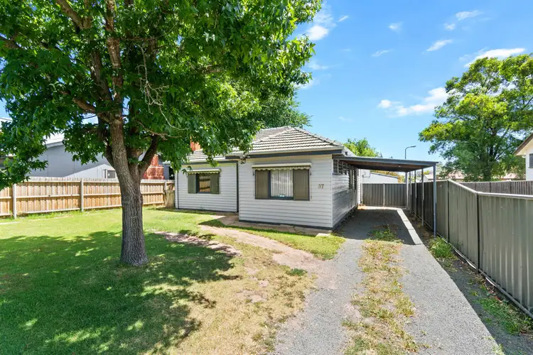 37 Carpenter Street, Maffra VIC 3860