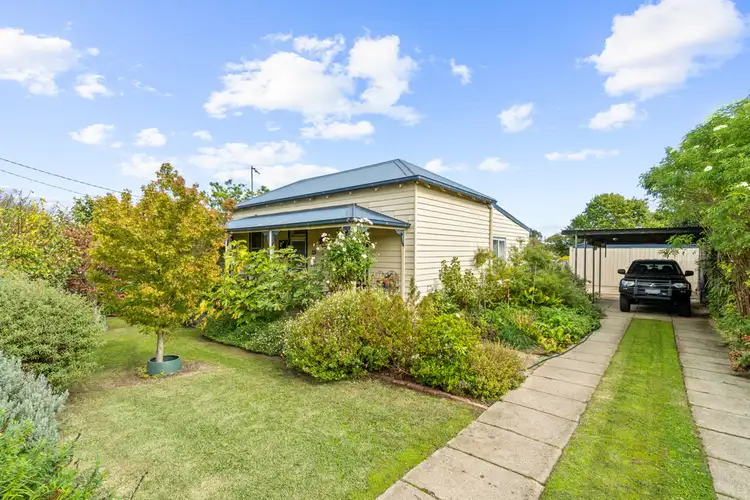 15 Carpenter Street, Maffra VIC 3860