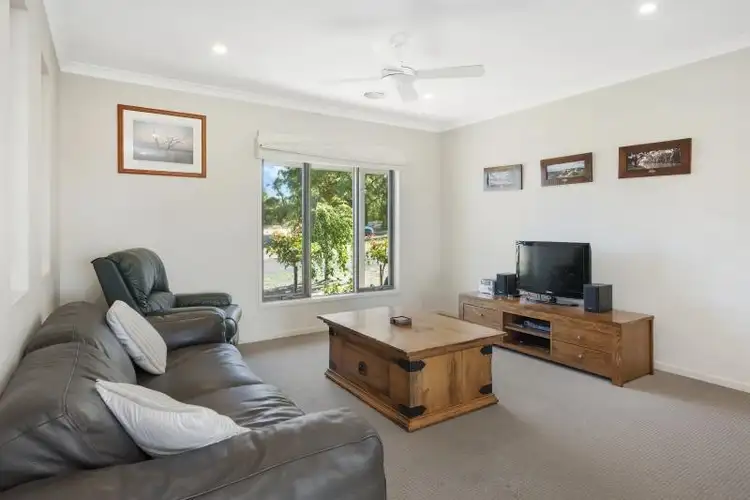 Fifth view of Homely house listing, 8 Bothe Place, Haddon VIC 3351