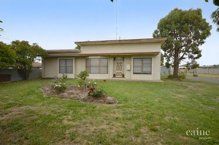 23 Raglan Street, Miners Rest VIC 3352