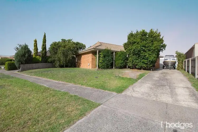24 Josephine Avenue, Cranbourne North VIC 3977