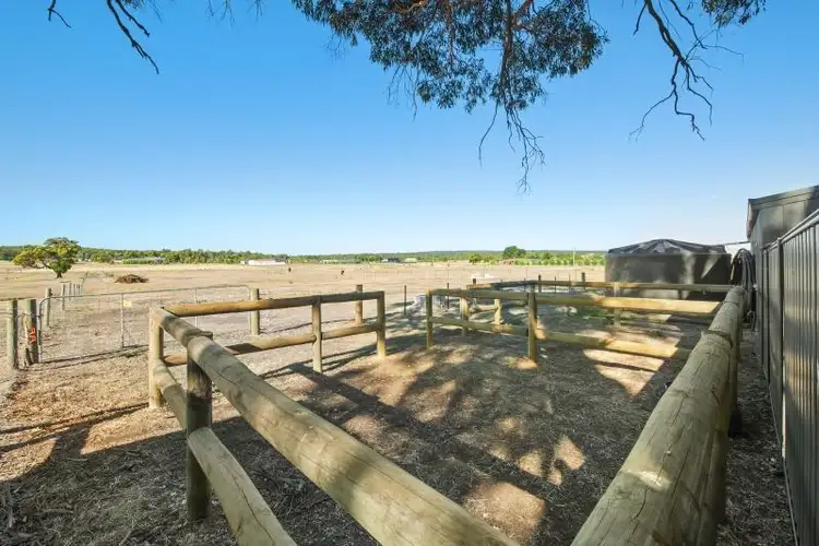 Fourth view of Homely house listing, 8 Bothe Place, Haddon VIC 3351