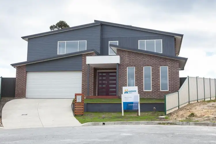 5 Burkella Close, Mount Clear VIC 3350