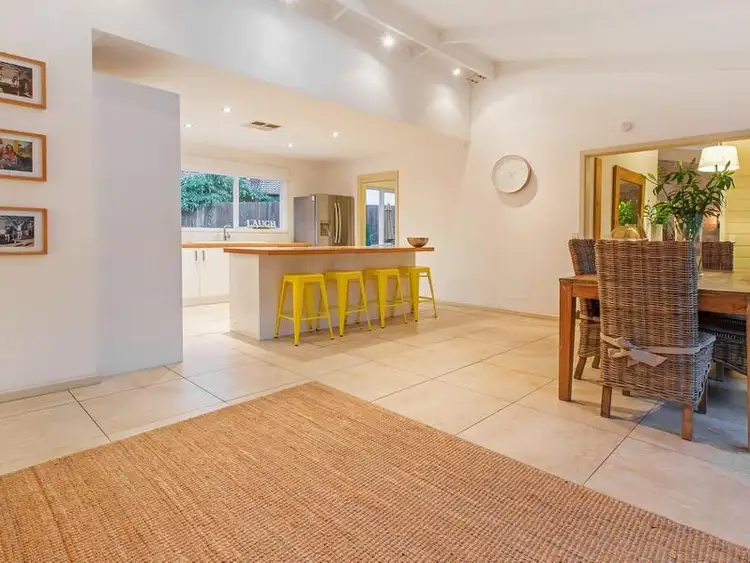 6 Camelot Court, Mount Eliza VIC 3930