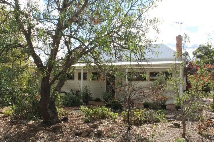 8 Ryans Lane, Heathcote VIC 3523