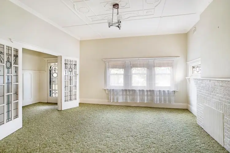 Second view of Homely house listing, 5 Chloris Crescent, Caulfield VIC 3162
