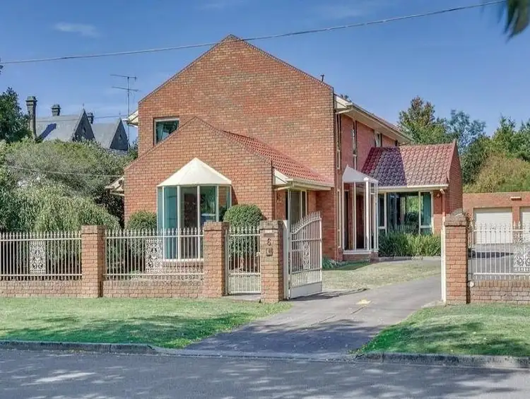 6 Alfred Street North, Lake Wendouree VIC 3350