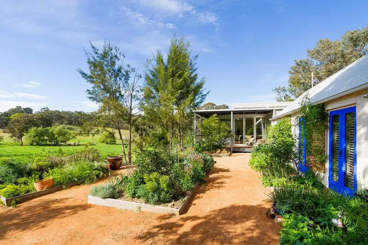 39 Hoopers Road, Chewton VIC 3451