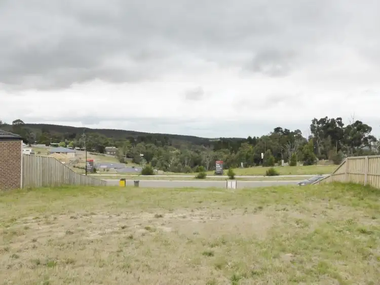 5 Henry Avenue, Mount Clear VIC 3350