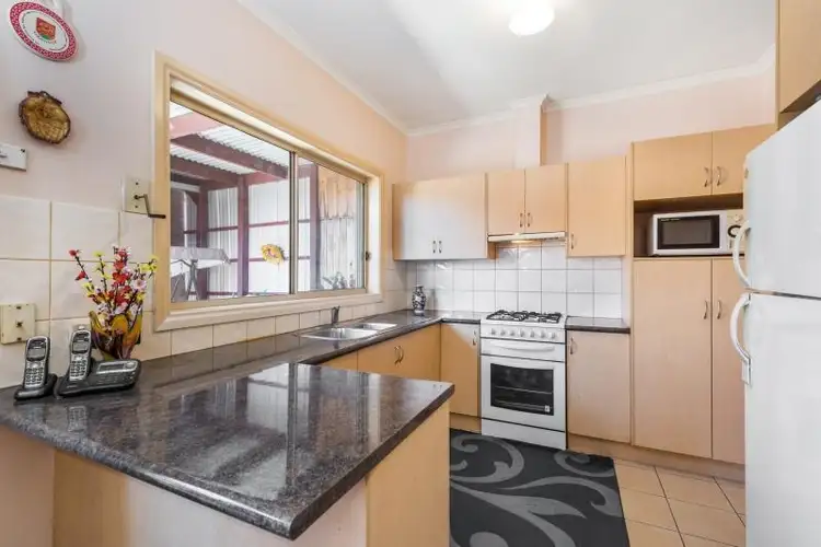 Sixth view of Homely unit listing, 2/47 Scott Avenue, St Albans VIC 3021
