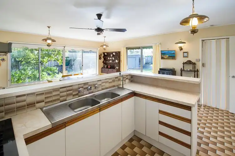 Fourth view of Homely house listing, 2 Dana Court, Mulgrave VIC 3170