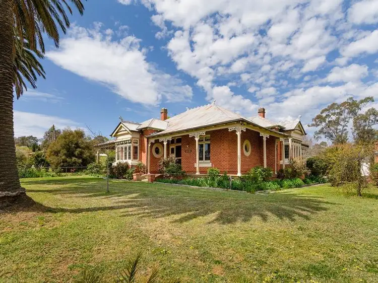 158 Victoria Road, Harcourt VIC 3453