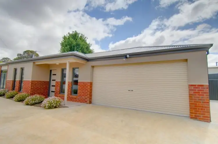 2/37 Victoria Street, Creswick VIC 3363