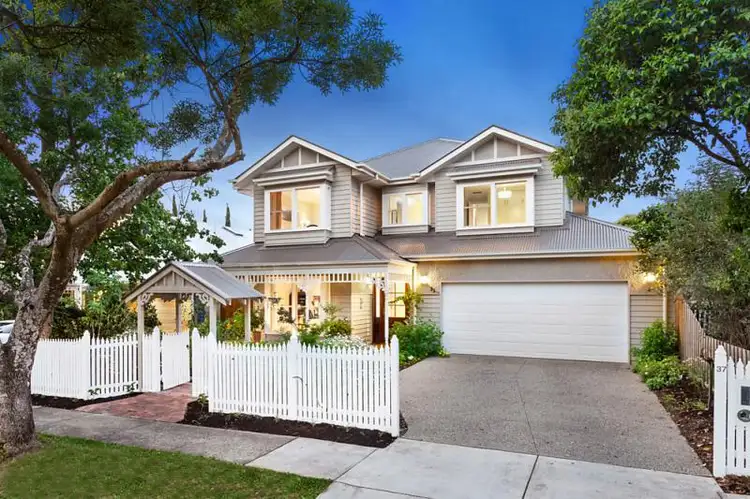 37 Rosstrevor Crescent, Mitcham VIC 3132