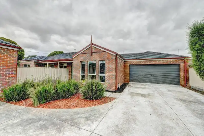 Main view of Homely townhouse listing, 2/4 Rowan Parade, Wendouree VIC 3355