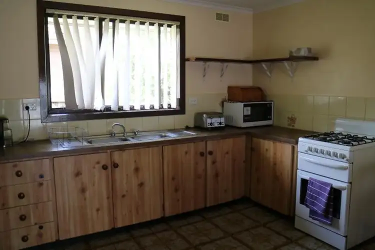 Fifth view of Homely unit listing, 4/30-32 Ivanhoe Avenue, St Albans VIC 3021