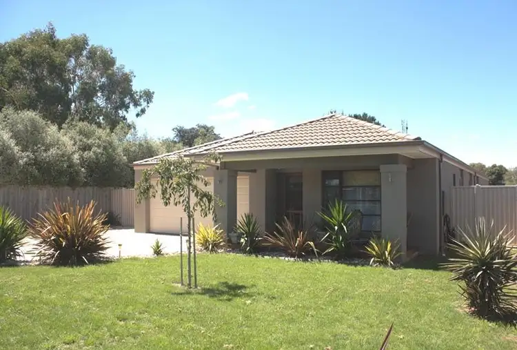 16 Conners Road, Lancefield VIC 3435