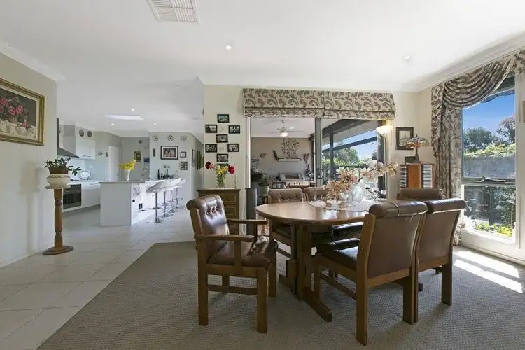 Sixth view of Homely house listing, 40 Cresthaven Boulevard, Berwick VIC 3806