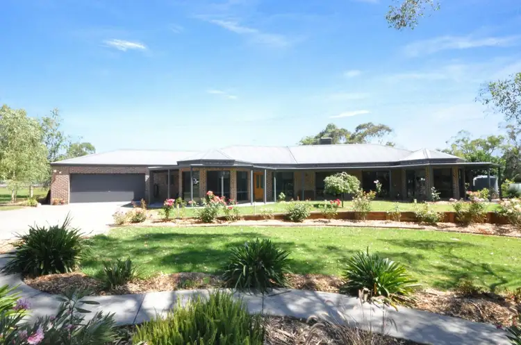6 Hague Court, Drouin VIC 3818