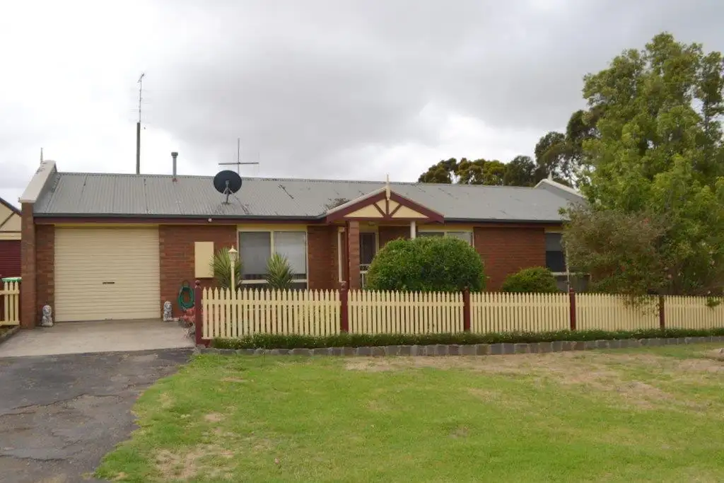 Main view of Homely unit listing, 2/46 Silvester Street, Cobden VIC 3266