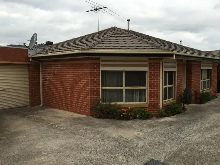 2/15 Craigielea Avenue, St Albans VIC 3021