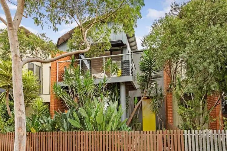 18 John Liston Drive, Newport VIC 3015