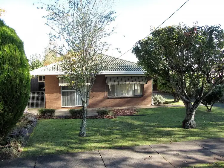 2 Armstrong Avenue, Drouin VIC 3818