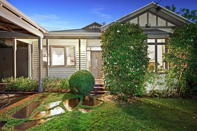 6 Thomas Street, Mitcham VIC 3132