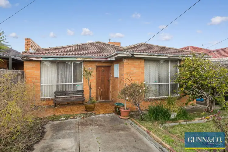 25a Woods Street, Newport VIC 3015