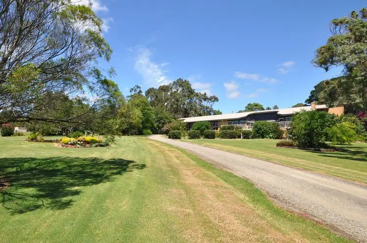 19 Arnup Crescent, Drouin VIC 3818